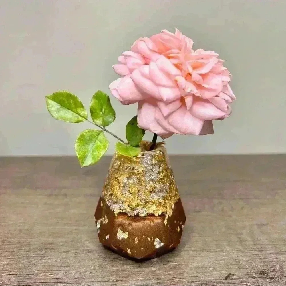 Hand Crafted | Small Resin Flower Vase